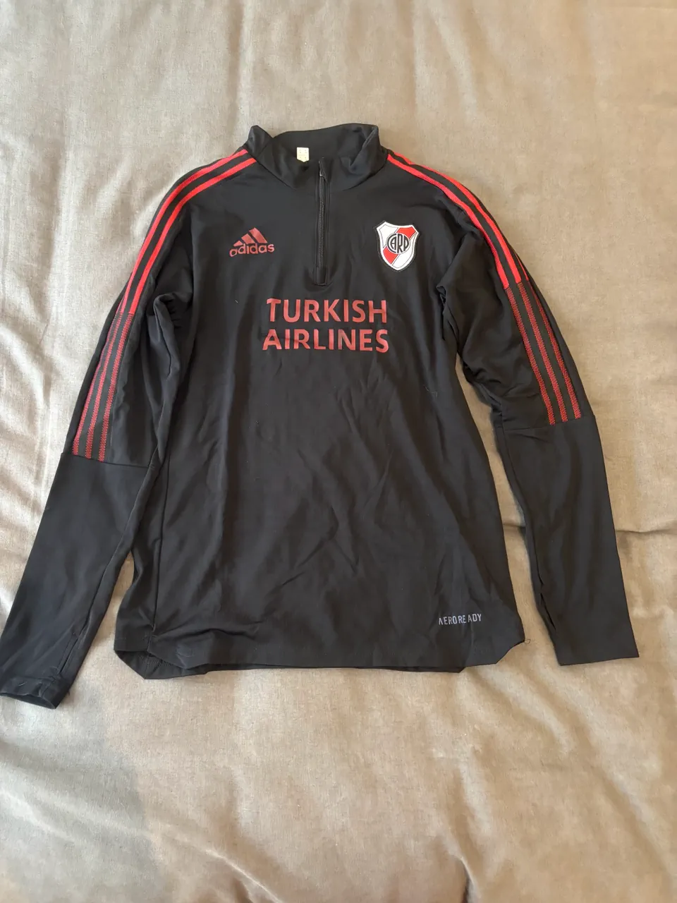 adidas · Talle S