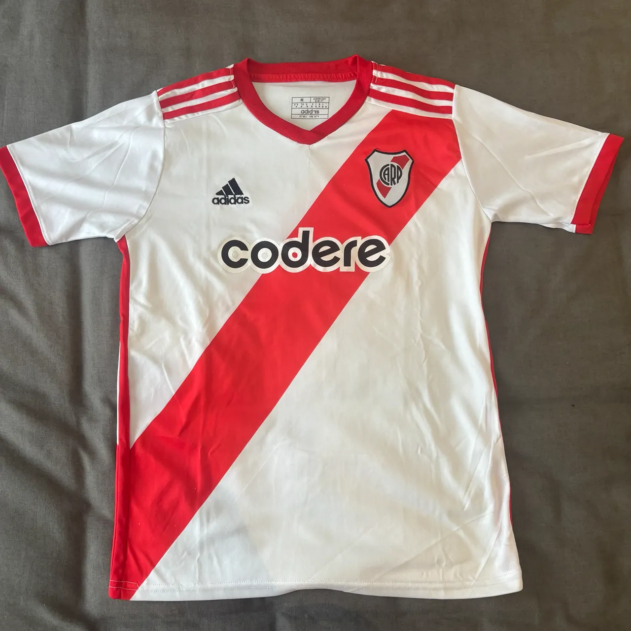 Camiseta adidas - imagen 1