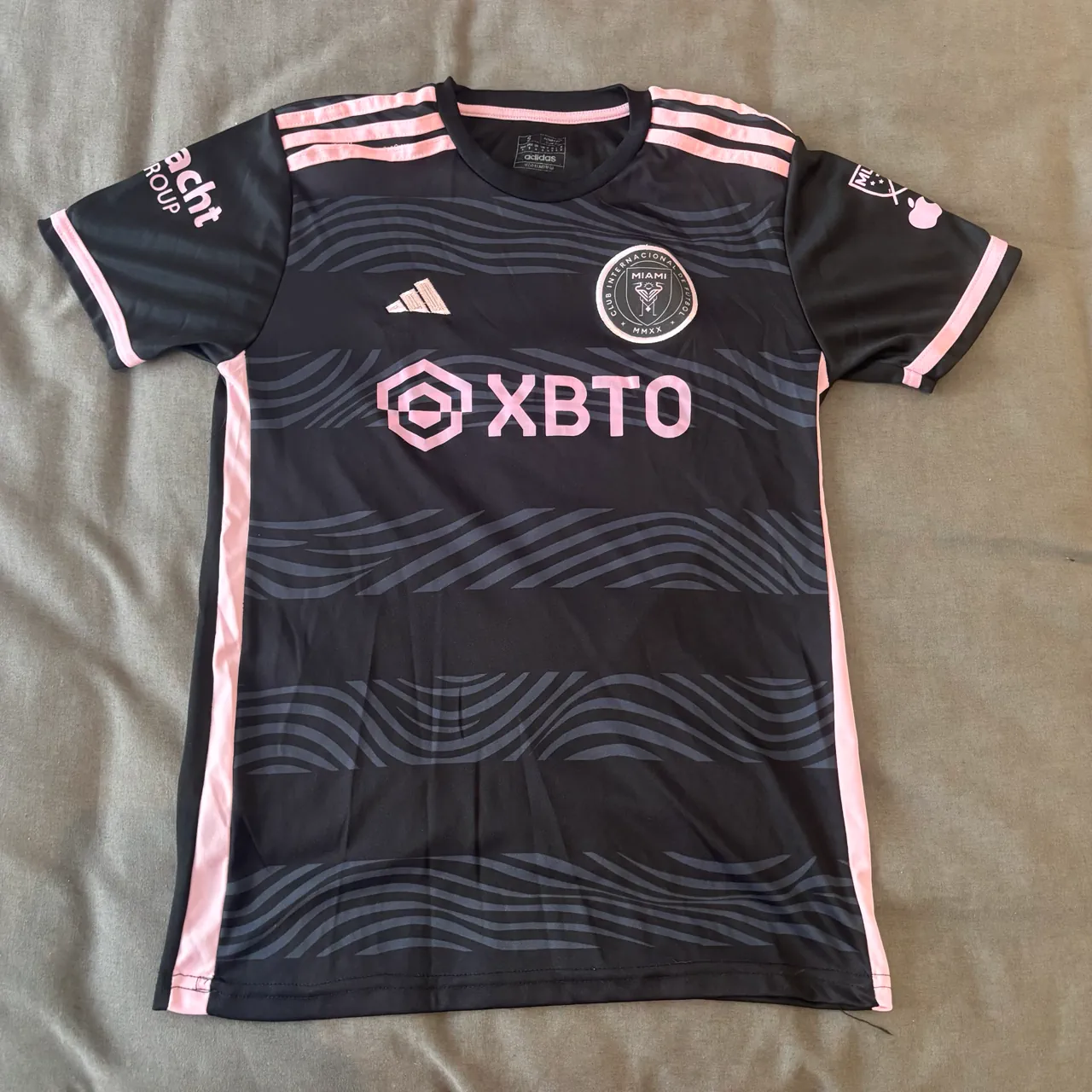 Camiseta adidas - imagen 1