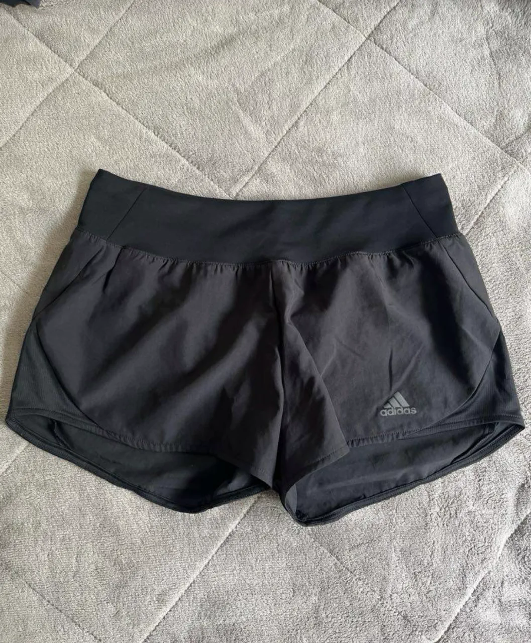 Short adidas · Talle S