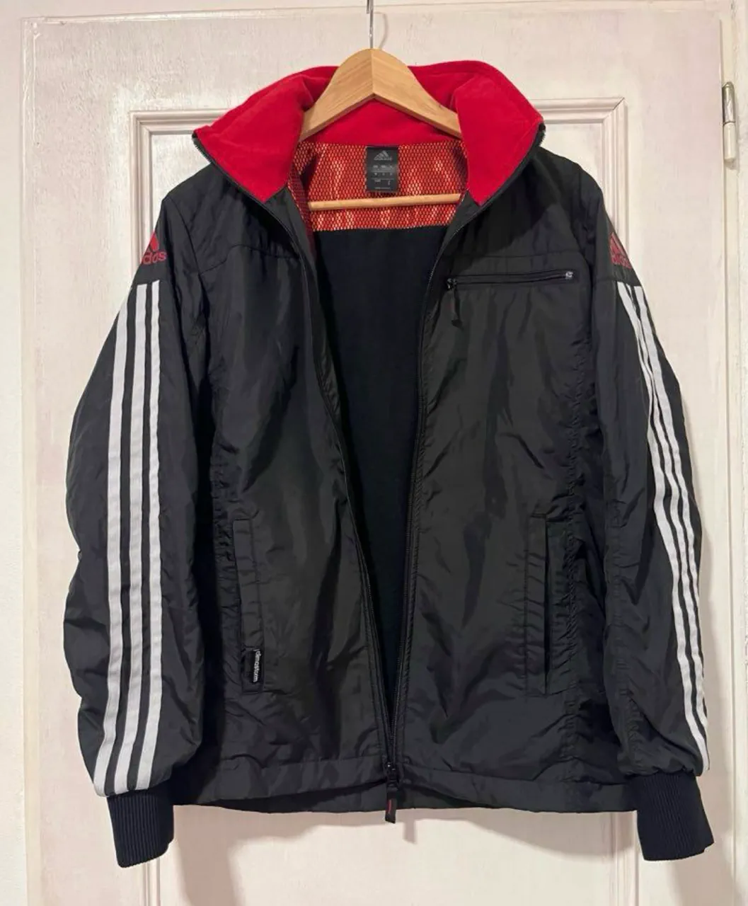 Buzo adidas · Talle S