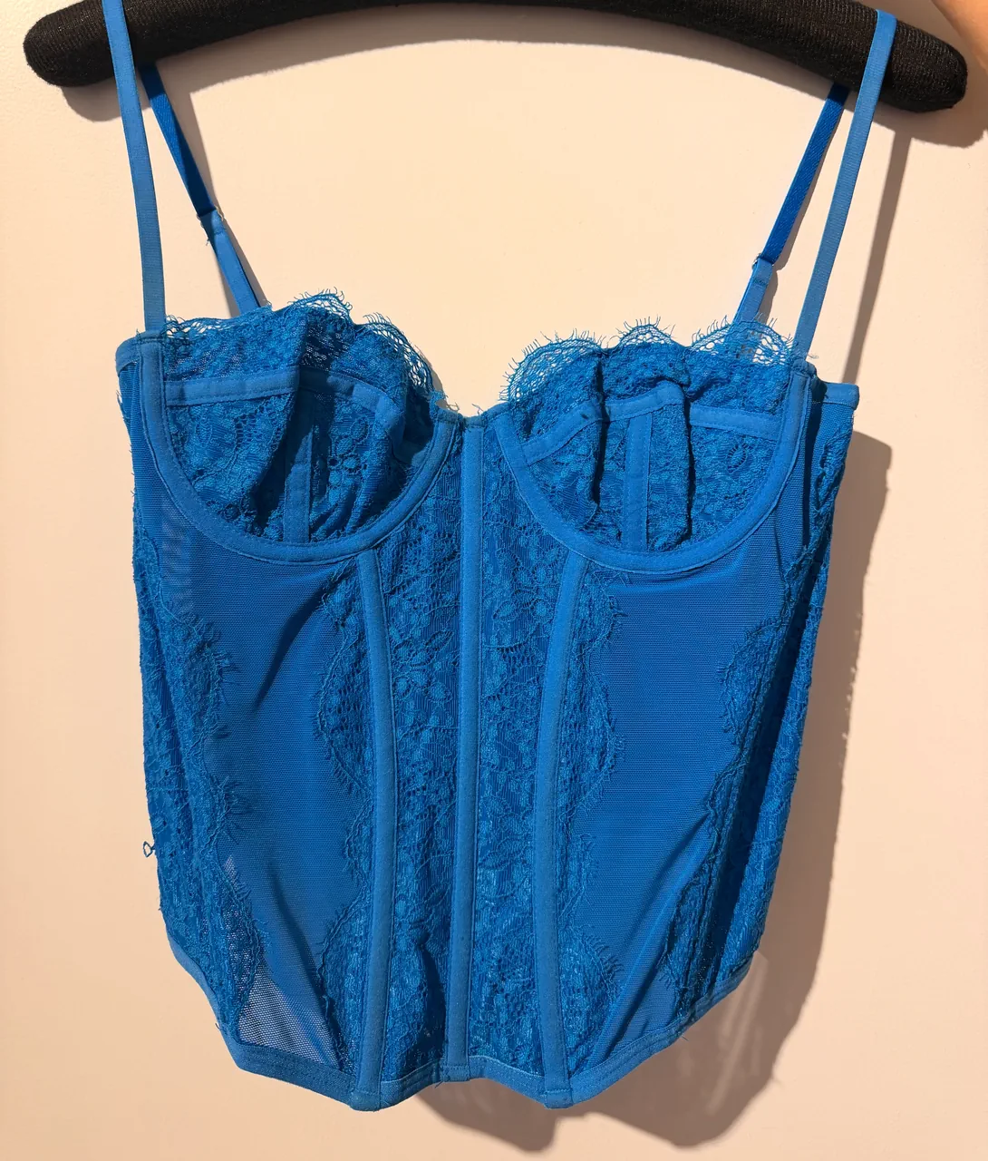 Urban Outfitters · Talle M