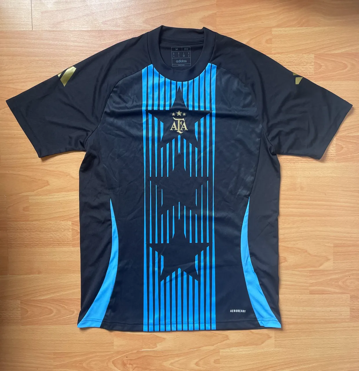 adidas · Talle M