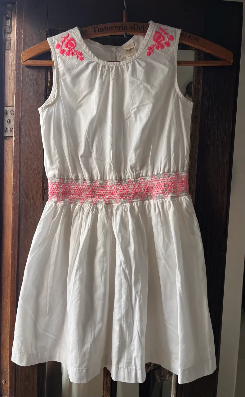 Vestido corto Oshkosh · Talle 7 años / 122 cm