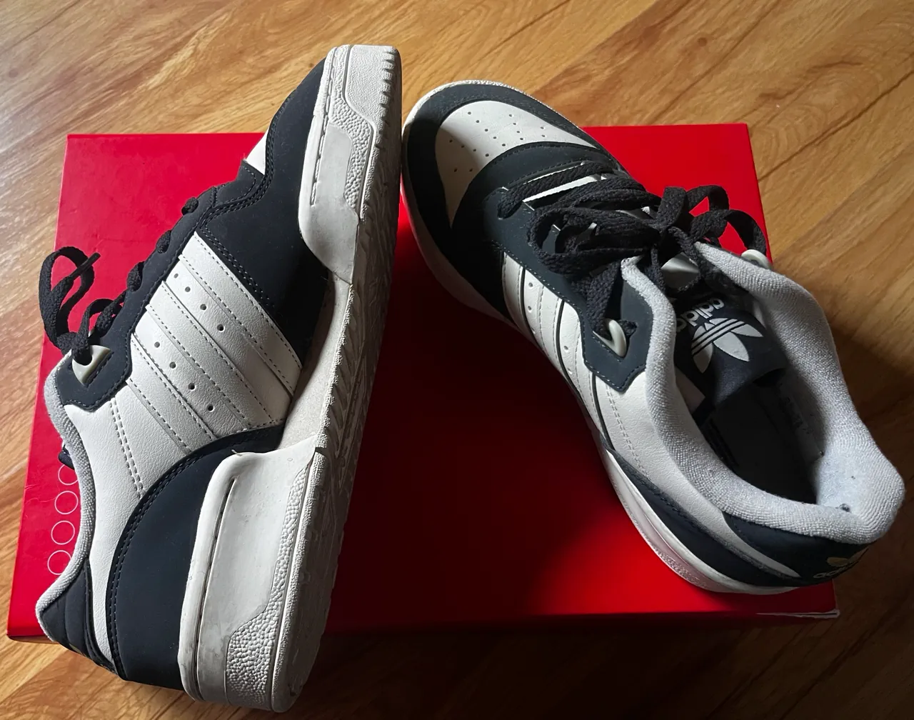 adidas · Talle US 7.5