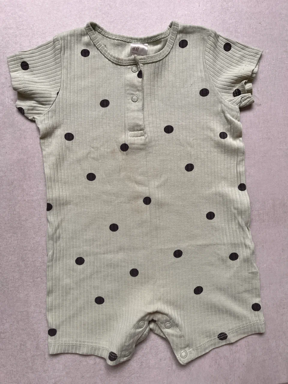 Body H&M · Talle 6-9 meses / 68 cm
