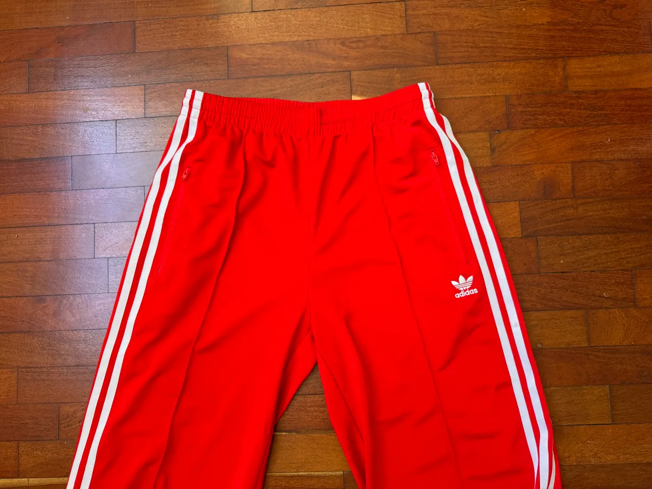 Pantalón adidas · Talle S