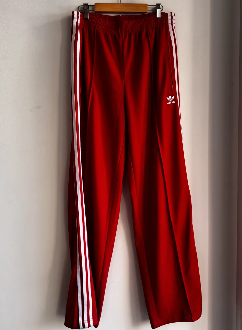 Pantalón adidas · Talle S