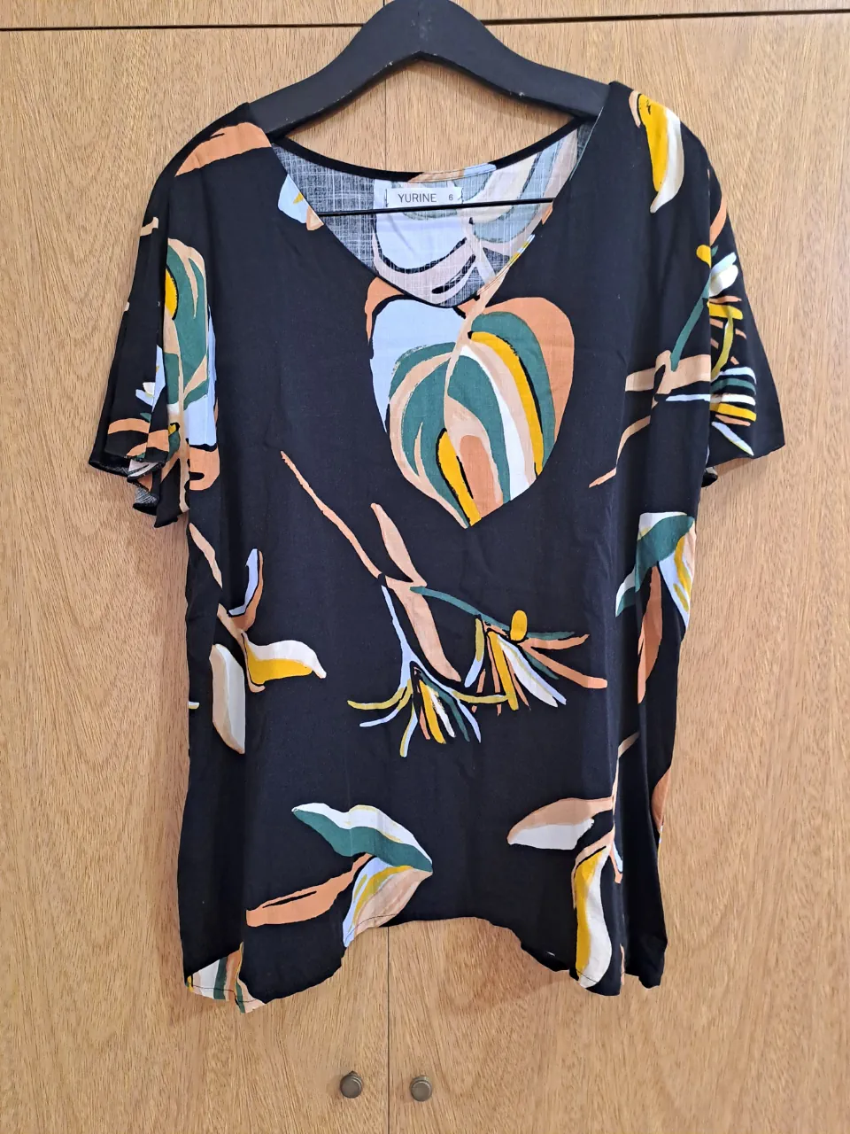 Remera Yurine · Talle XL