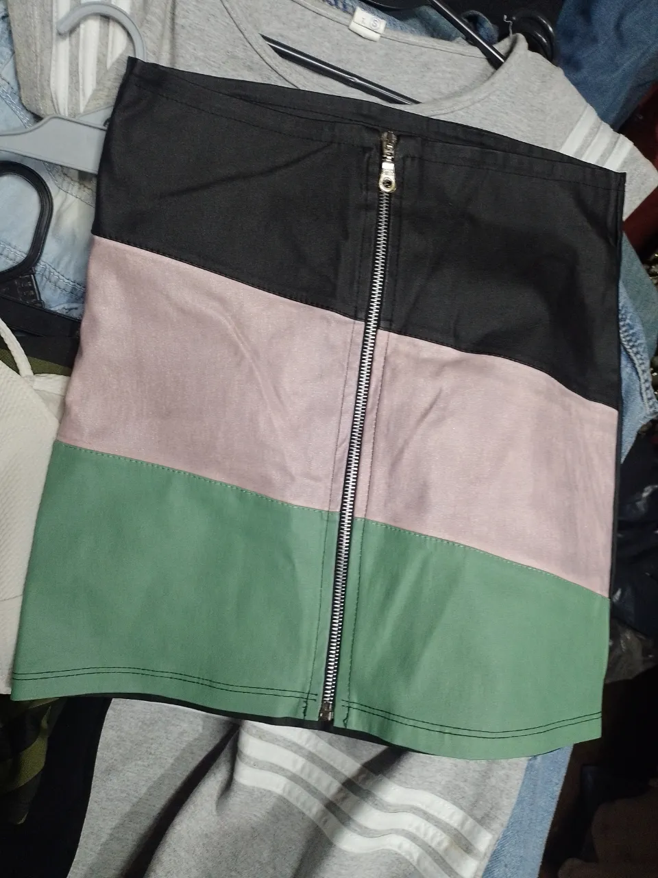 Minifalda Cuerina · Talle M