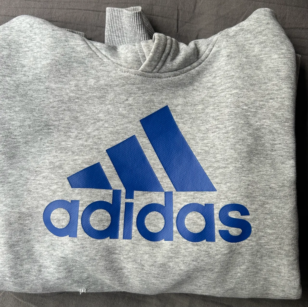 Buzo adidas · Talle M