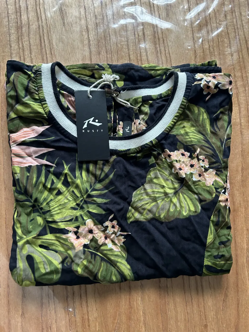 Remera Rusty · Talle S