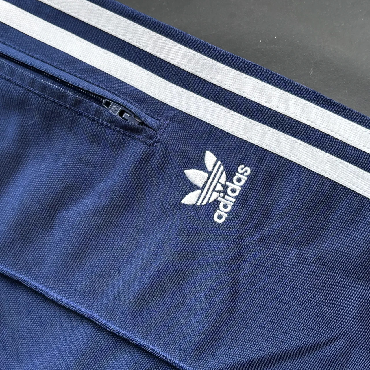 Pantalón adidas - imagen 1
