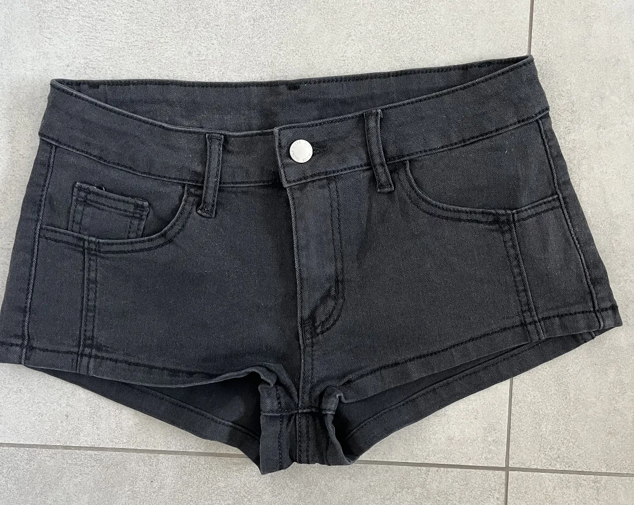 Short Sin marca · Talle MEX/ARG 27