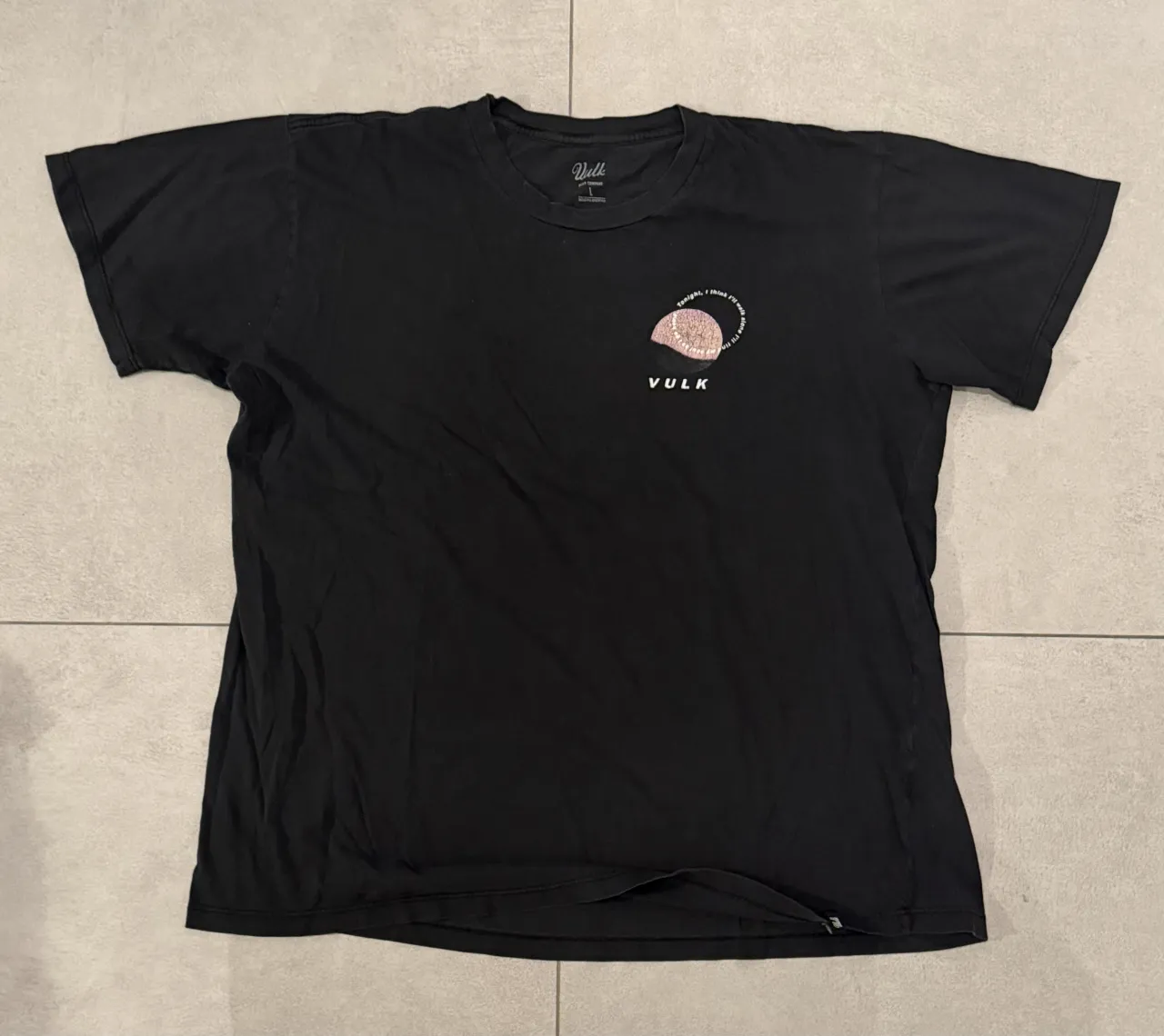Remera Vulk · Talle L
