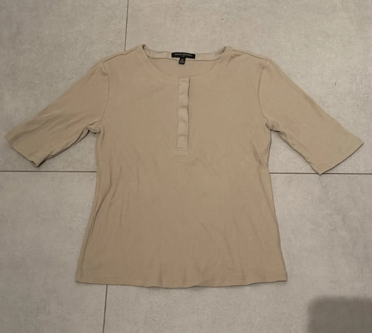 Remera Banana Republic - imagen 1