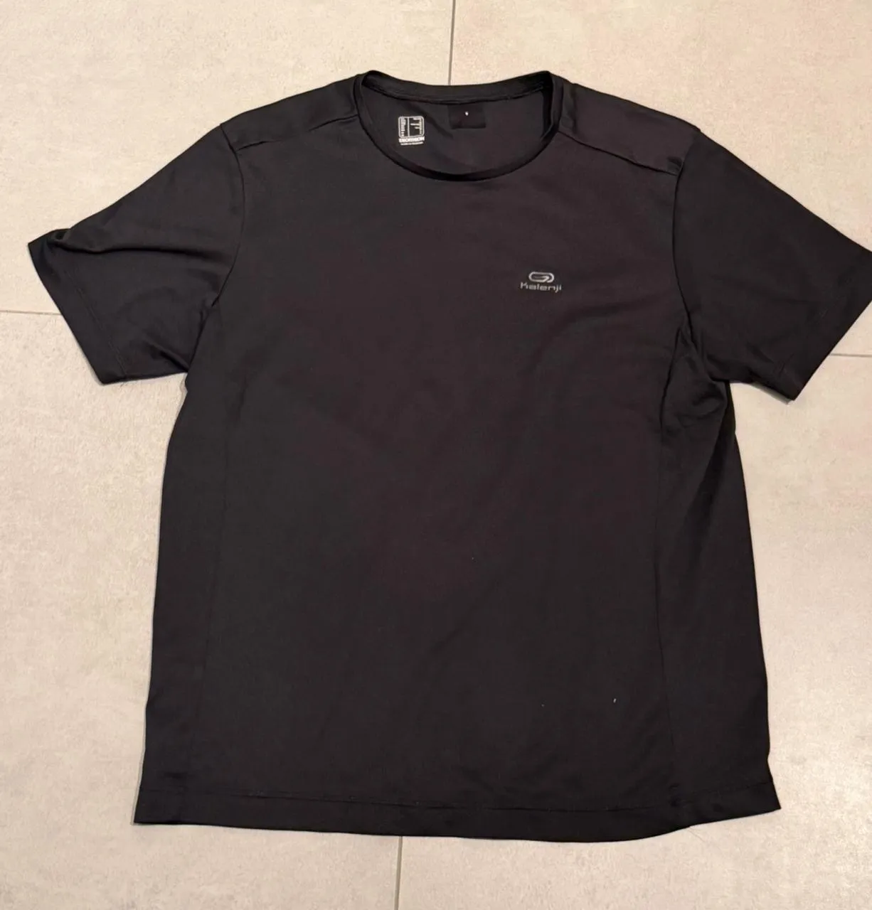 Remera Decathlon · Talle M