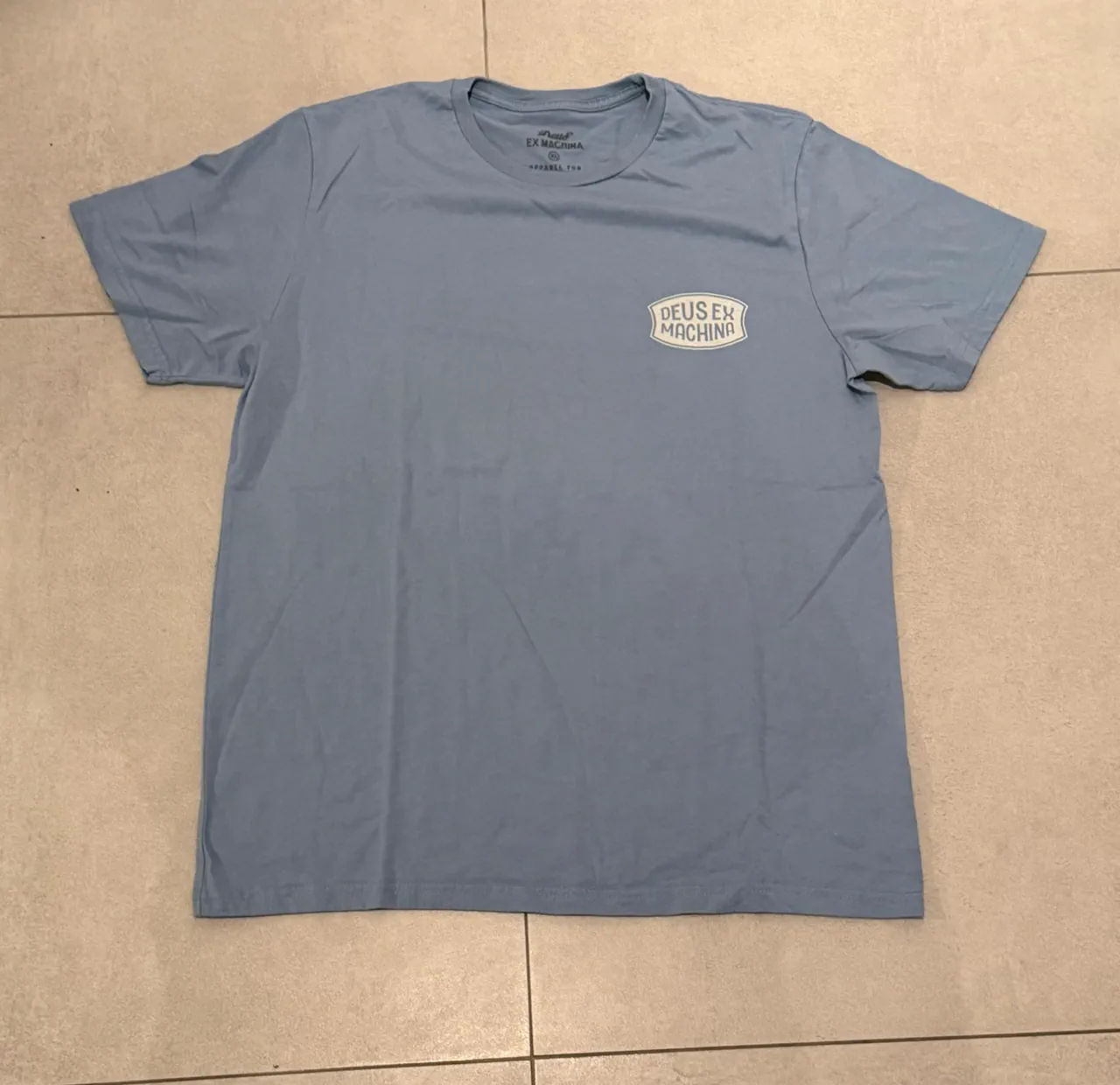 Remera Deus · Talle XL