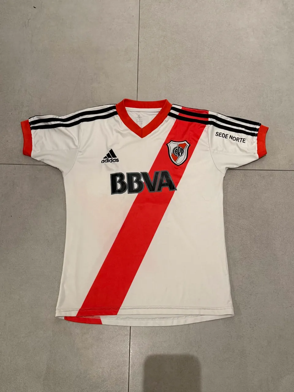 Camiseta adidas - imagen 1