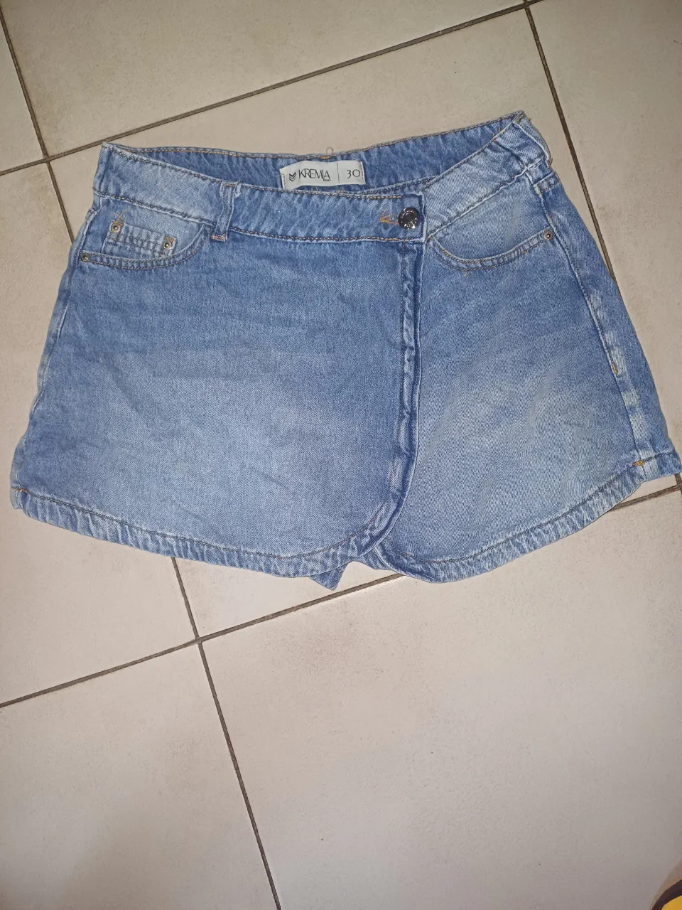 Kremia · Talle US 30