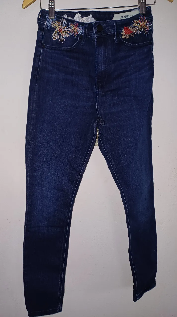 JAZMIN · Talle US 28