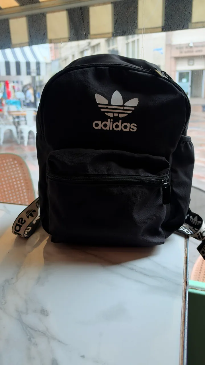 Mochila adidas - imagen 1