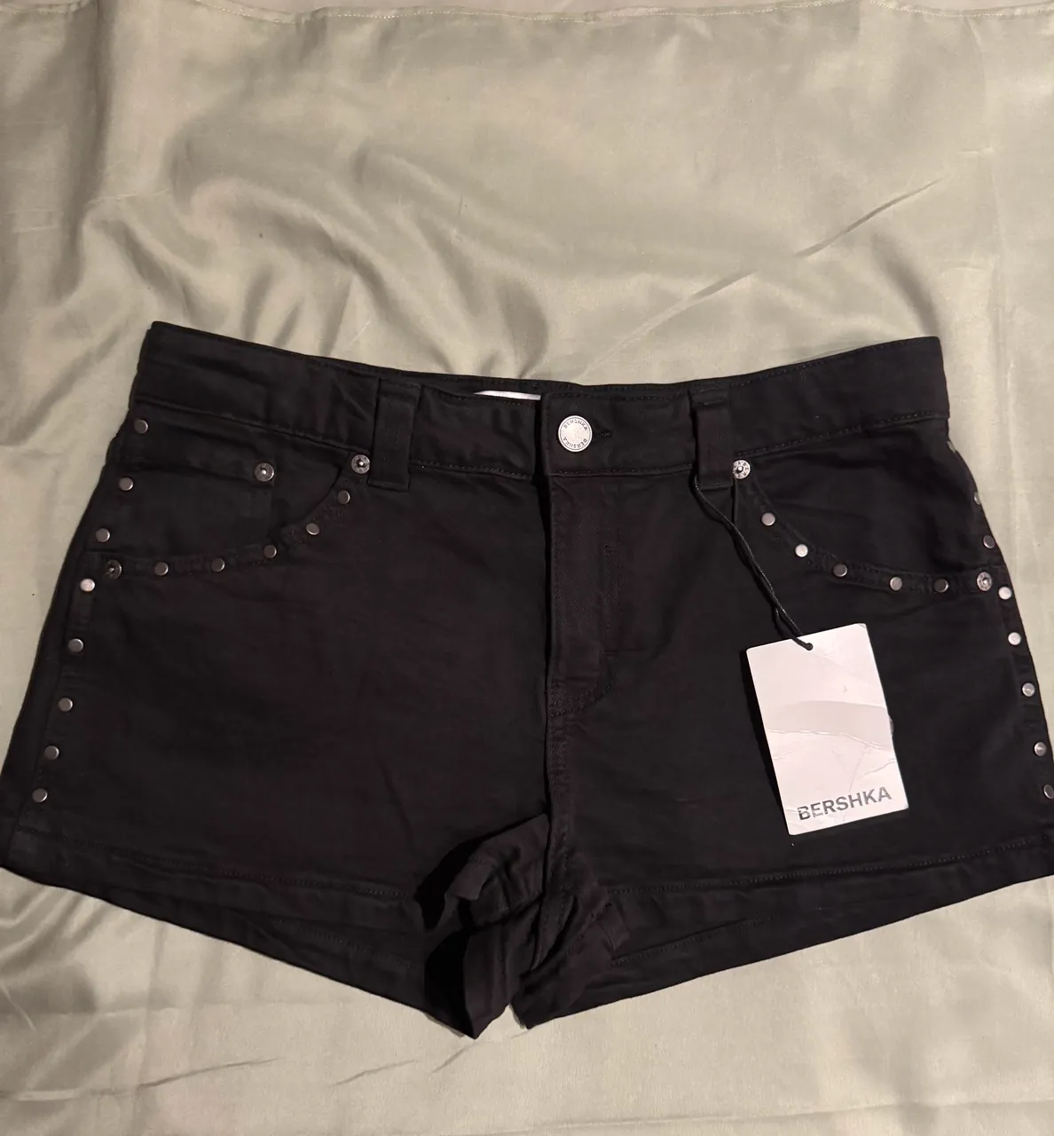Short Bershka · Talle EU 40