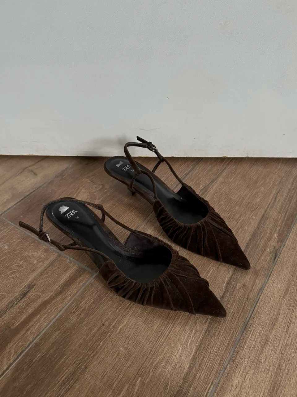 Zara · Talle AR 38