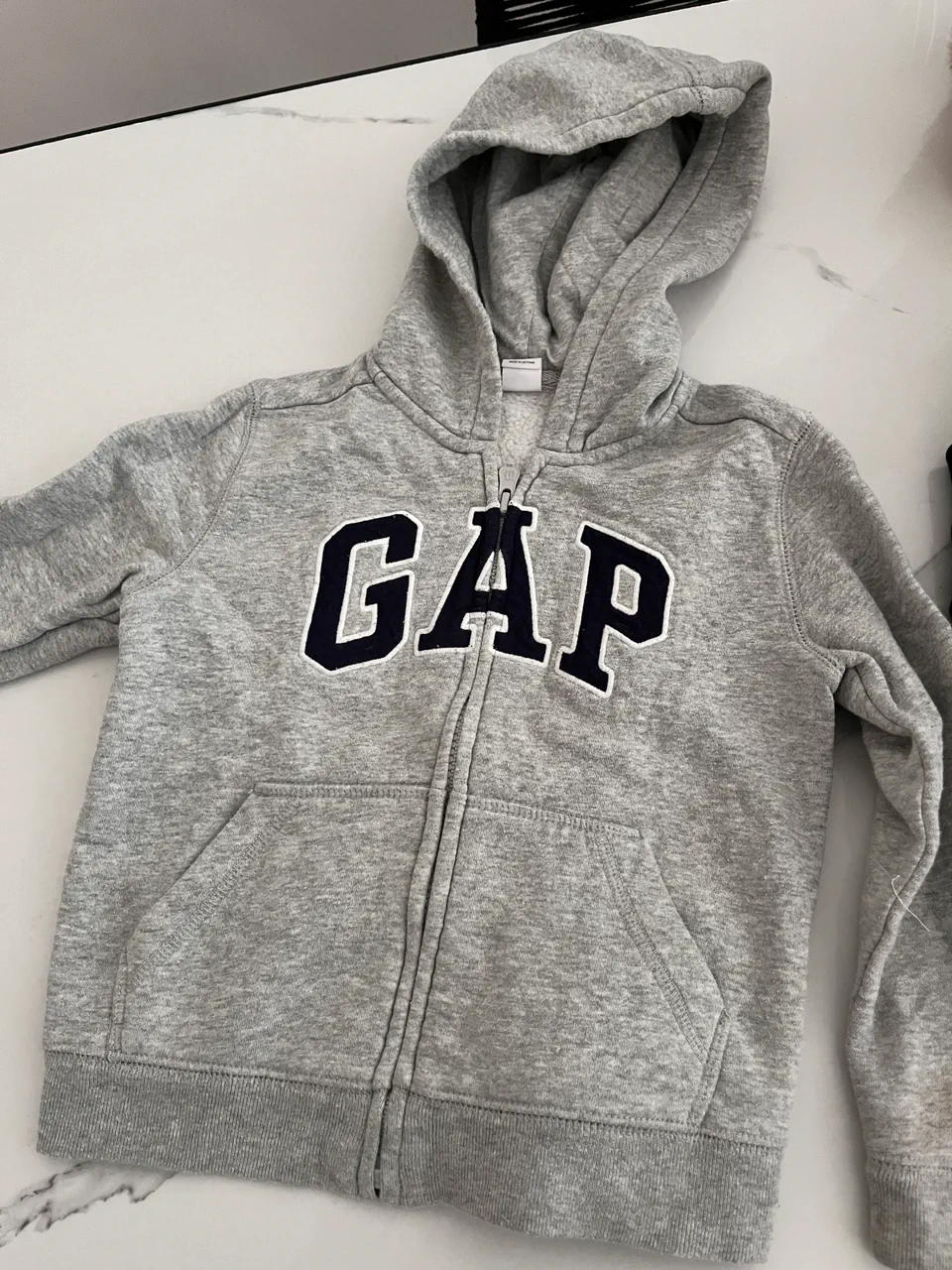 Buzo GAP · Talle 5 años / 110 cm