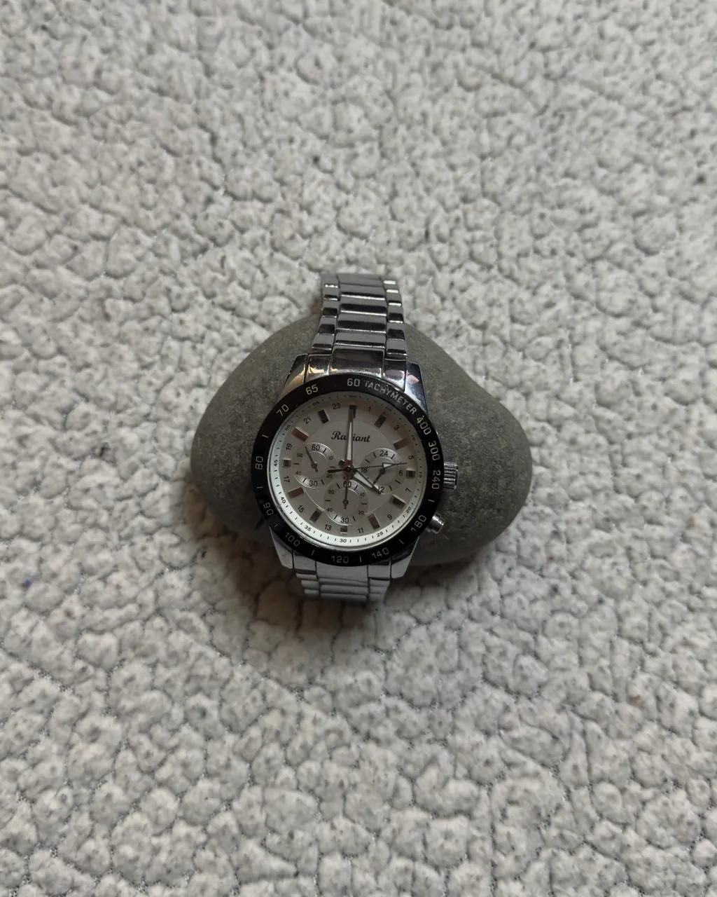 Reloj Radiant - imagen 1