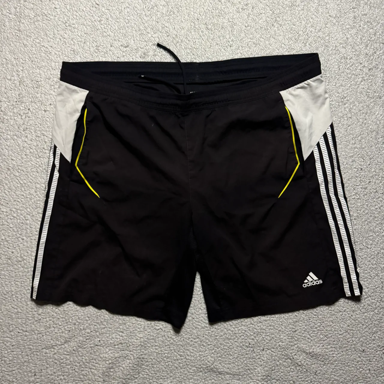Short adidas - imagen 1