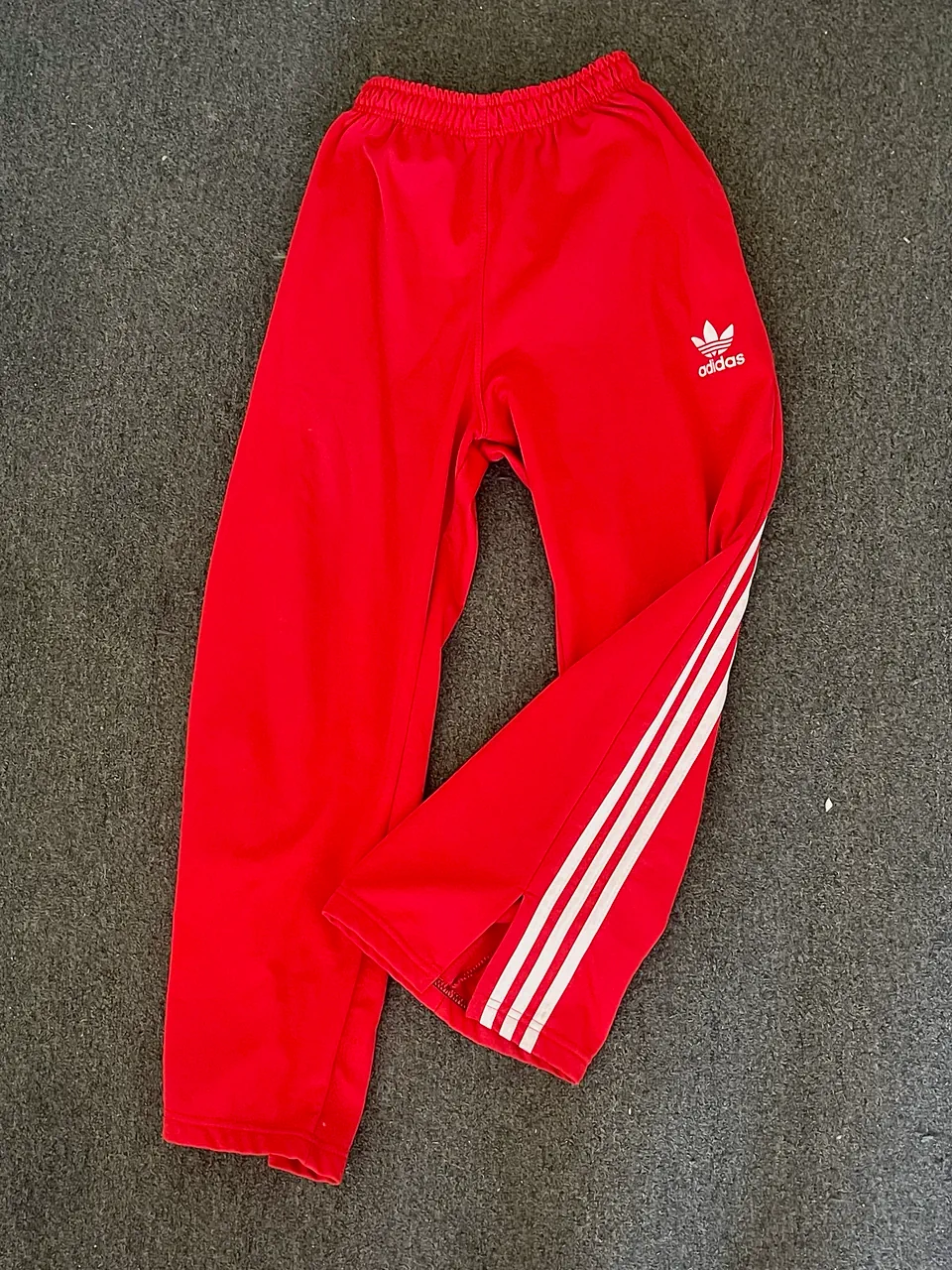 adidas · Talle L