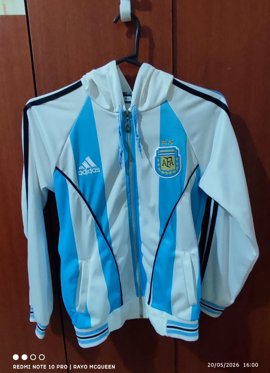 Campera A ≠ - imagen 1