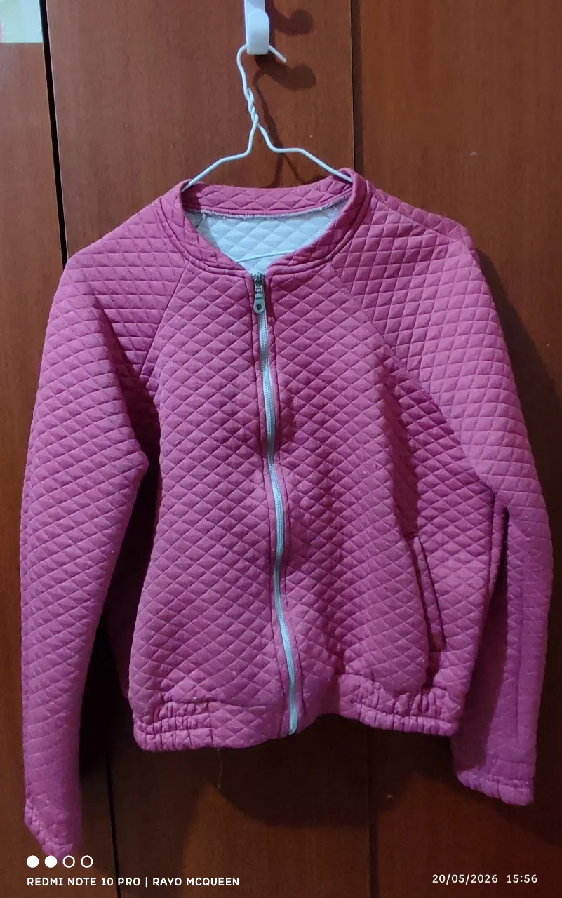 Campera A ≠ - imagen 1