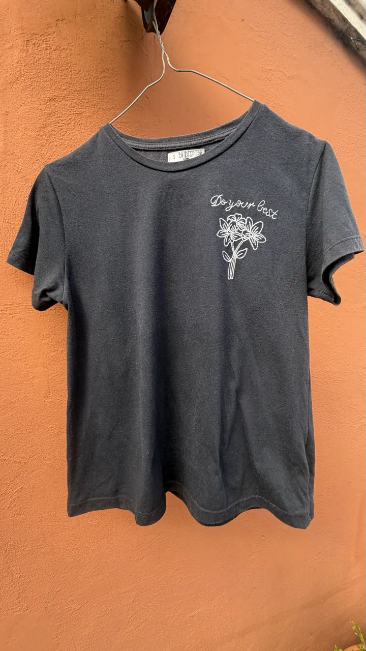 Remera By deep · Talle S