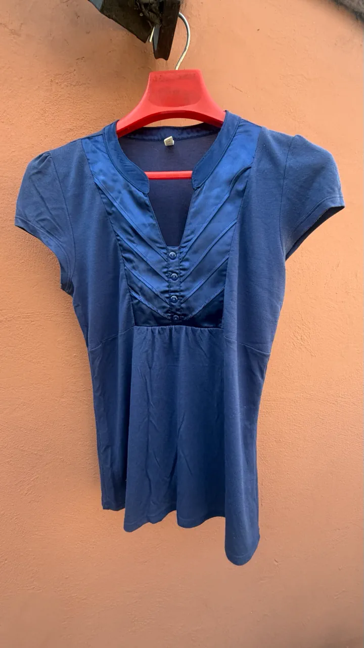 Remera Markova · Talle S