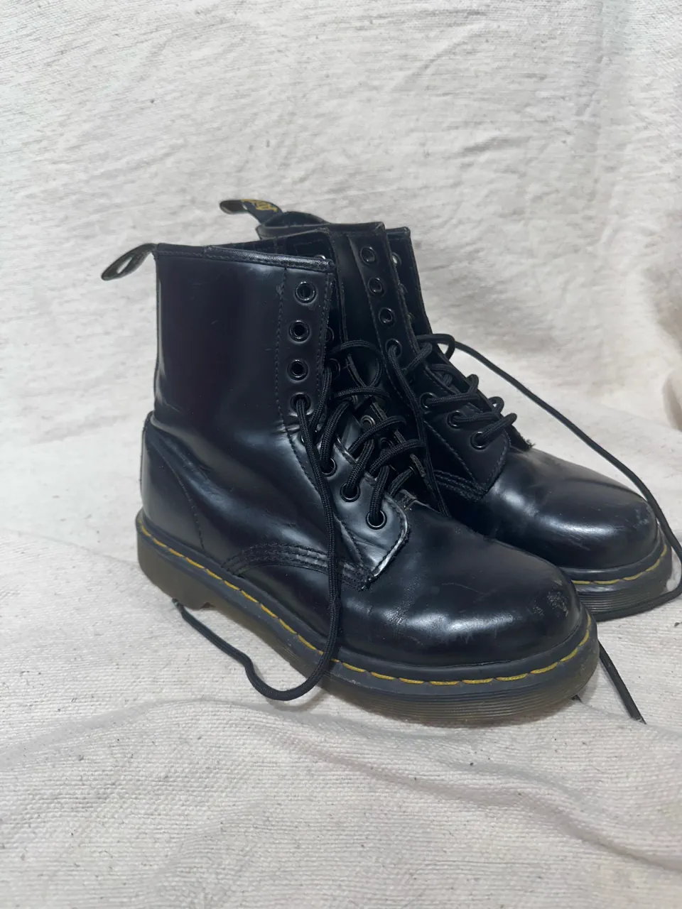 Dr. Martens · Talle AR 36