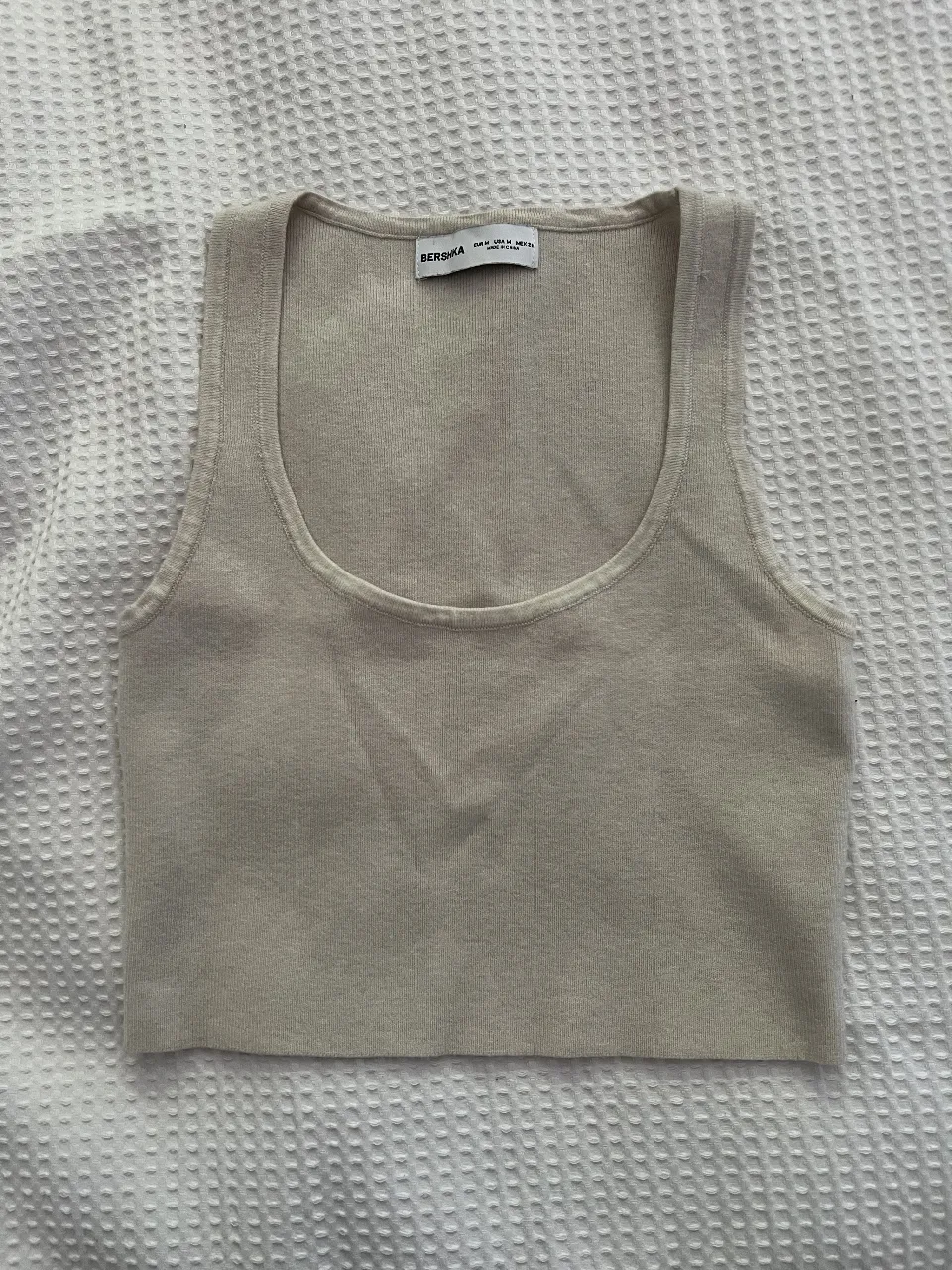 Musculosa Bershka · Talle M
