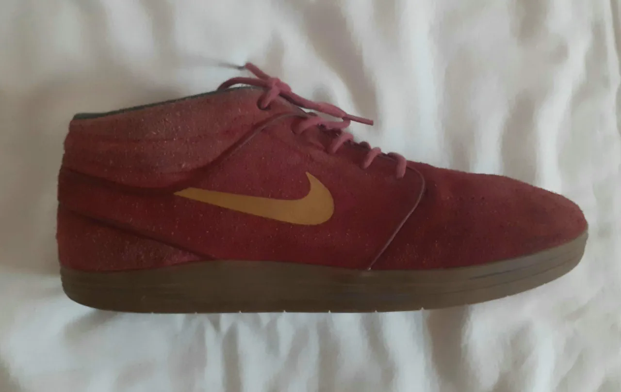 Nike · Talle AR 44