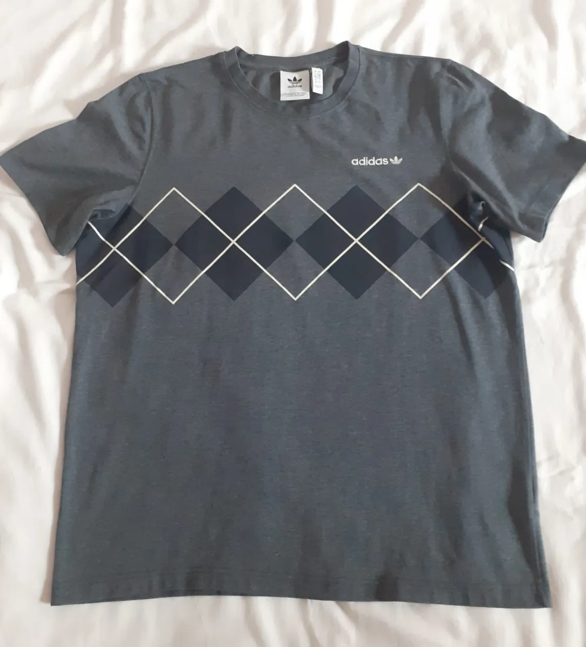 adidas · Talle L