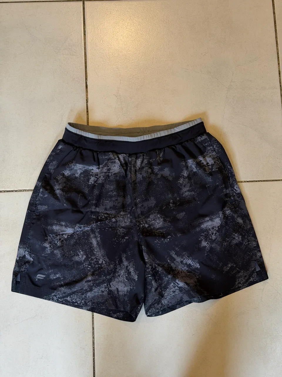 Short Fabletics · Talle S