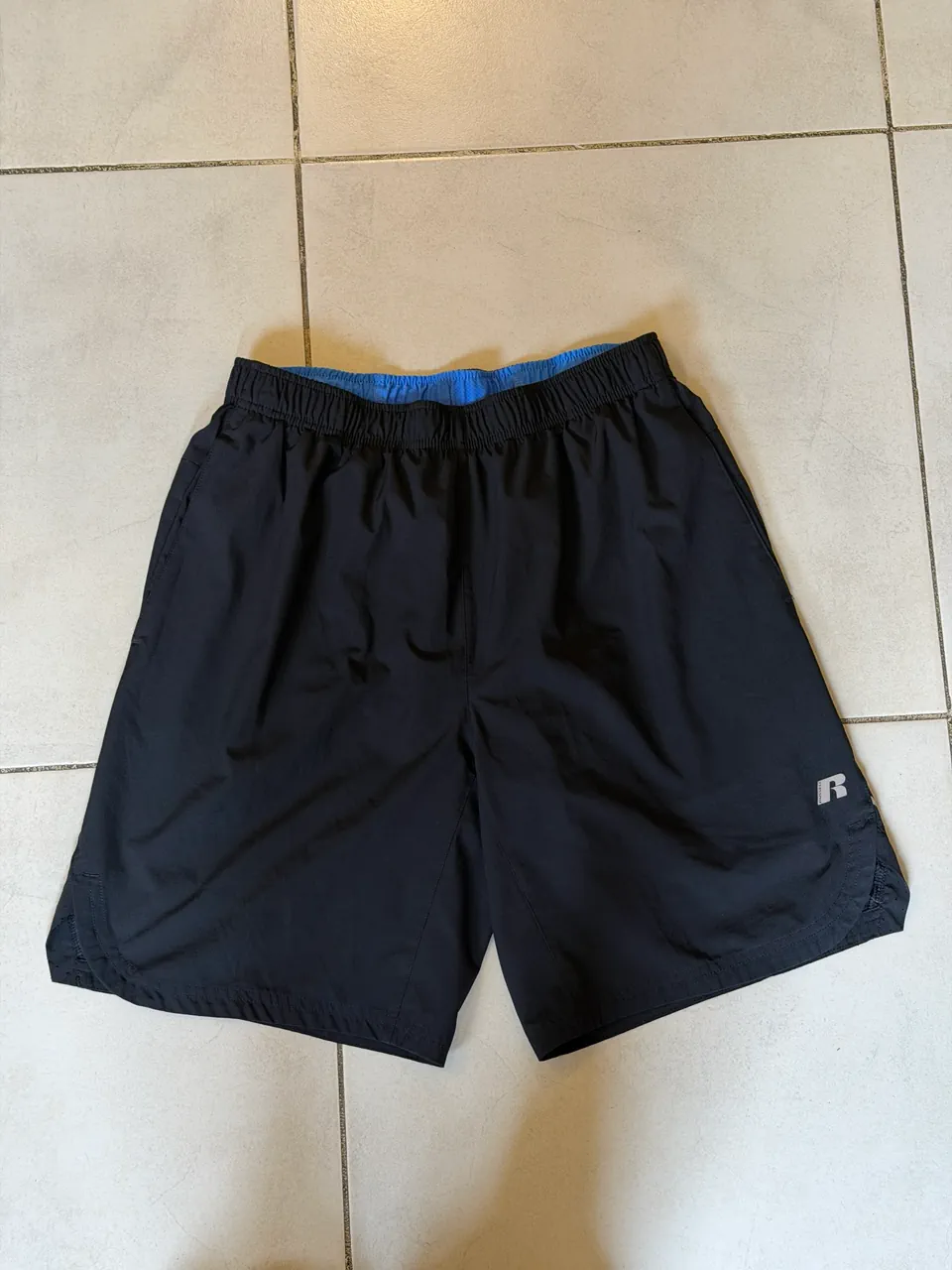 Short Russell · Talle M
