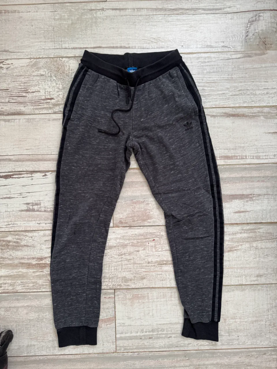 adidas · Talle EU 40