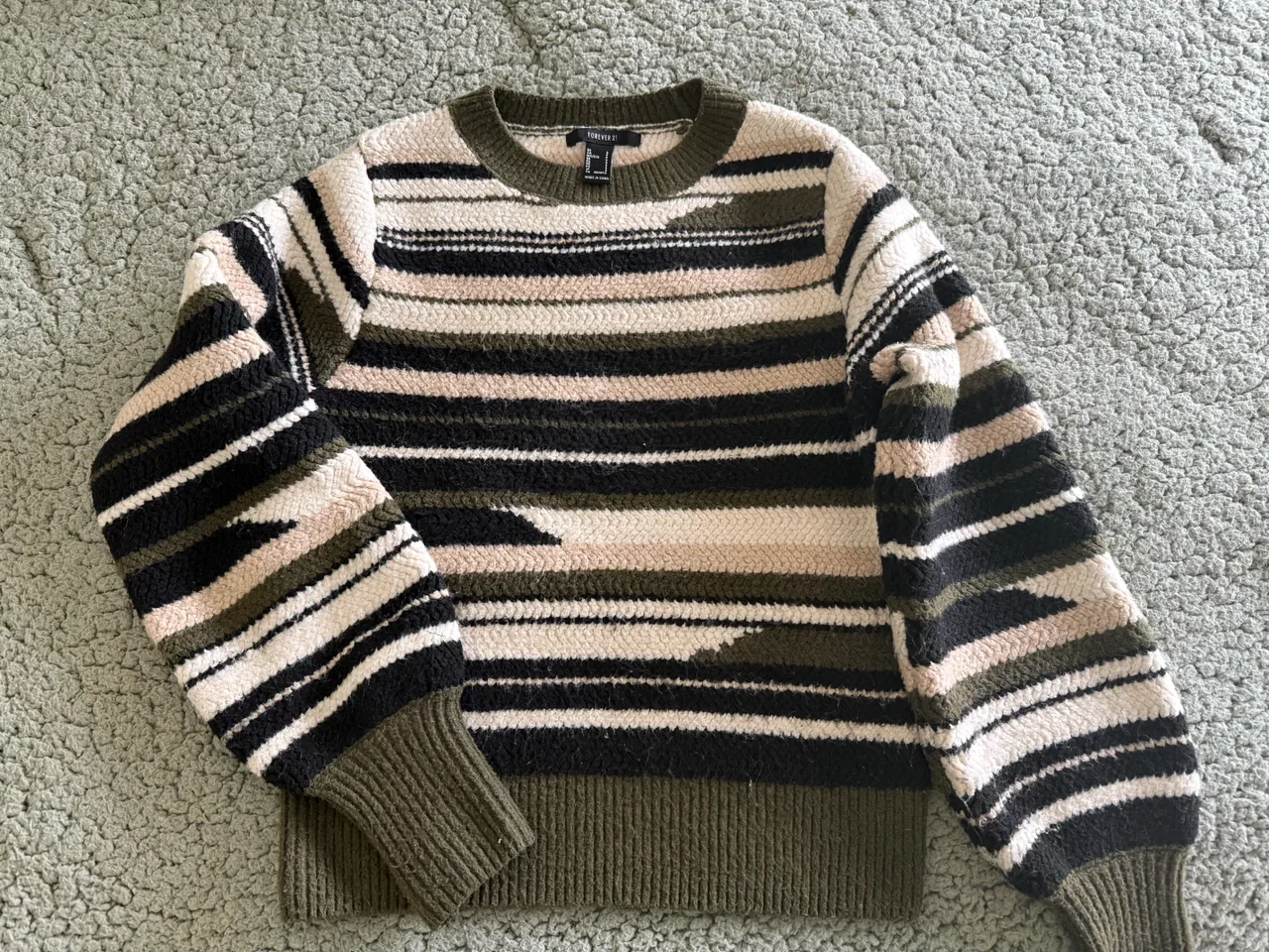 Sweater Forever 21 · Talle S