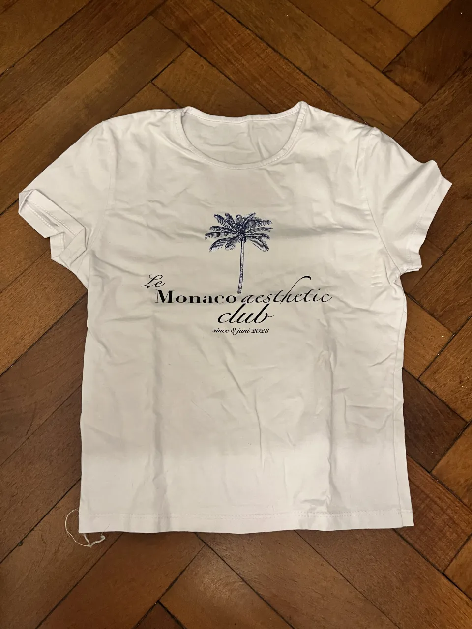 Remera A ≠ · Talle S