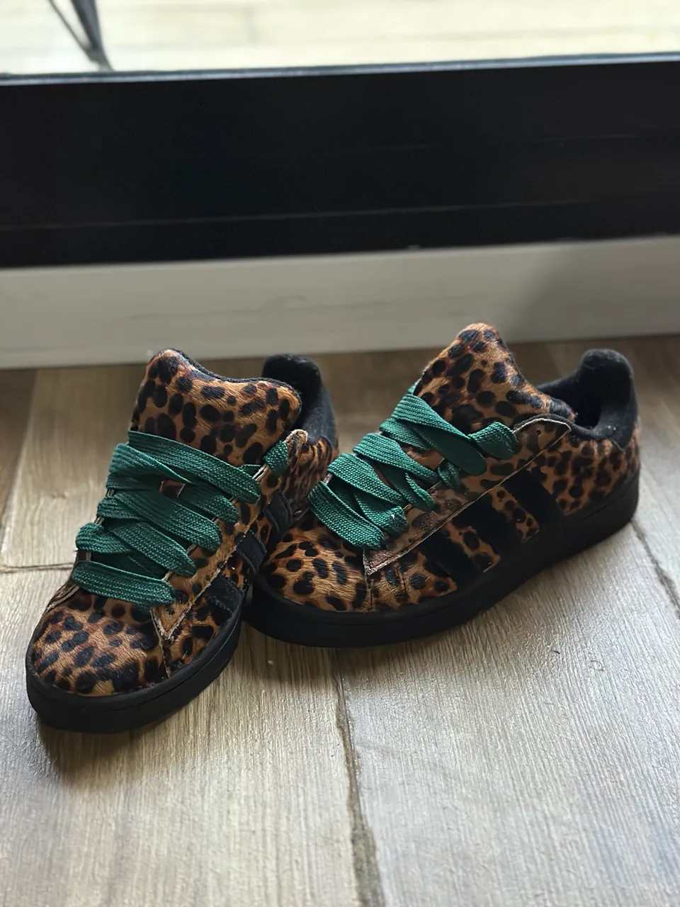adidas · Talle AR 37