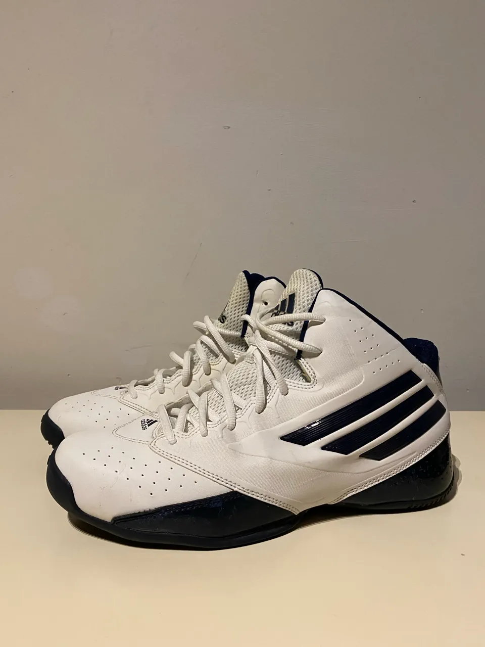 adidas · Talle US 10