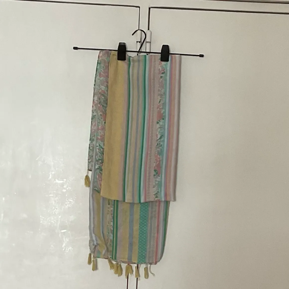 Pañuelo A ≠ - imagen 1