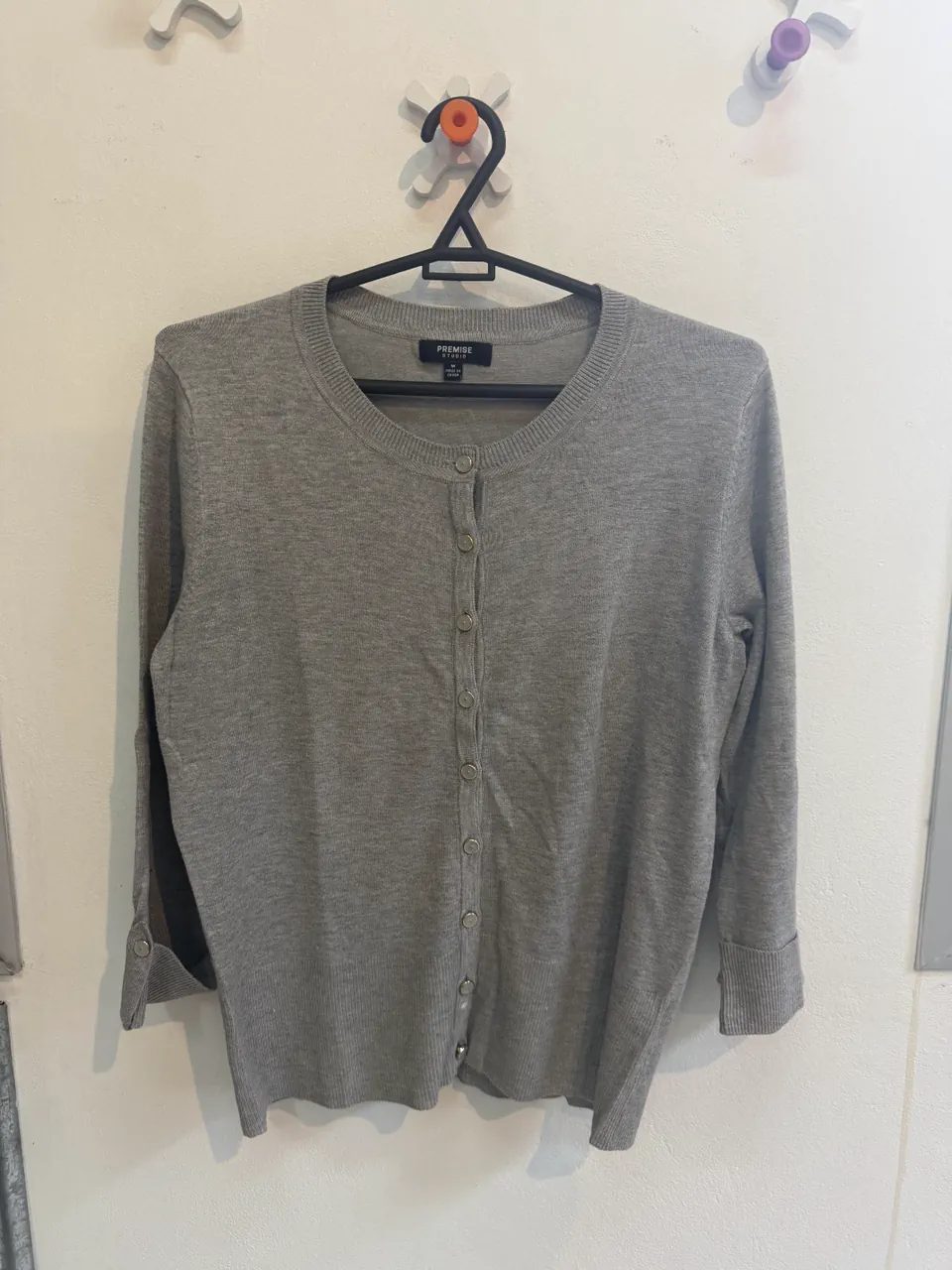 Cardigan Premise - imagen 1