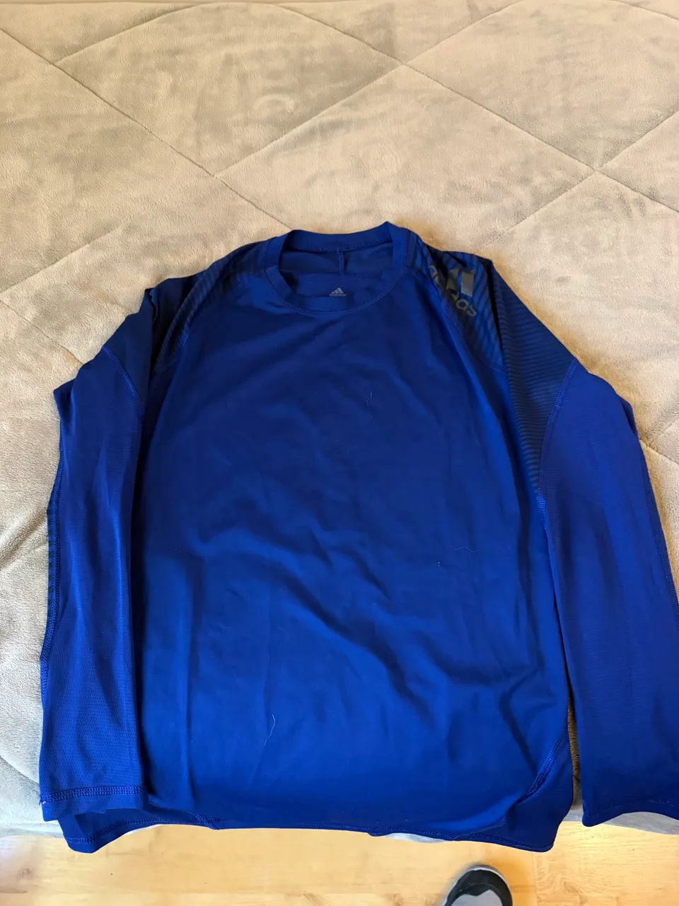 Remera adidas · Talle M
